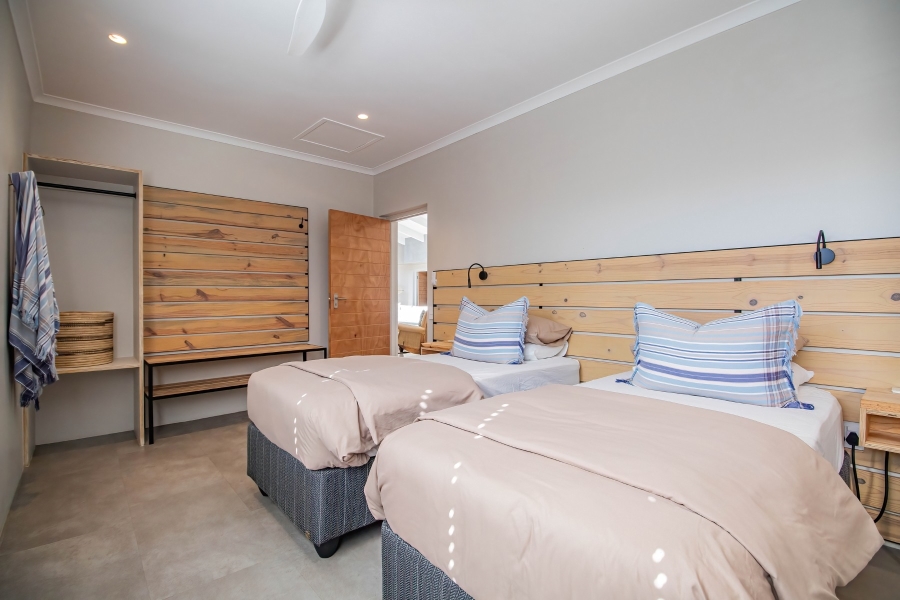 6 Bedroom Property for Sale in Seaside Longships Western Cape